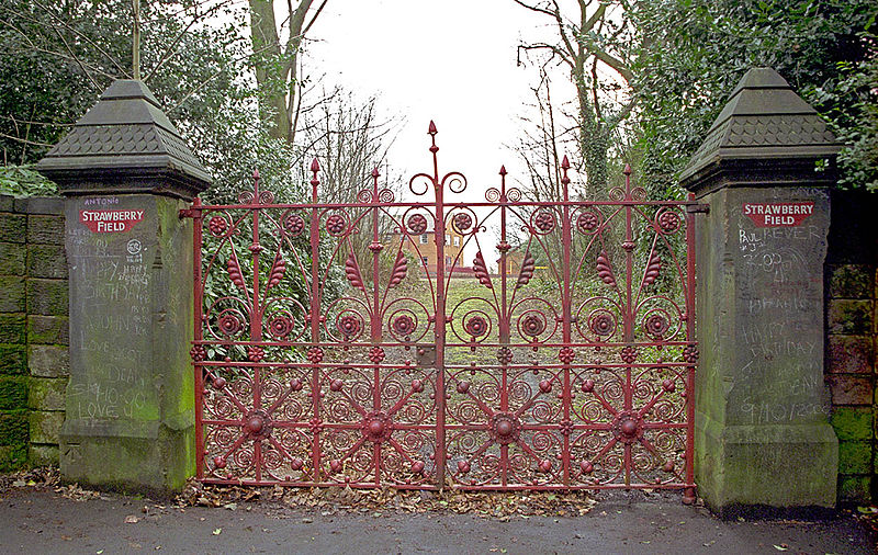 800px-Strawberryfieldgate